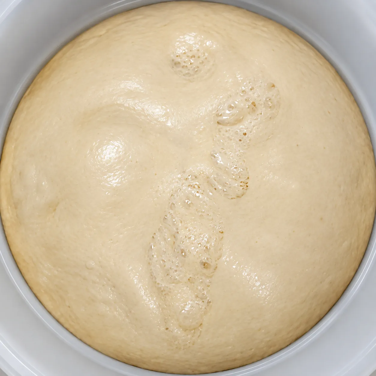 פיצה נחתכת במהלך סדנה